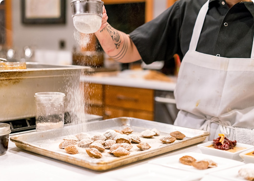 Pâtissier avec vanille noire