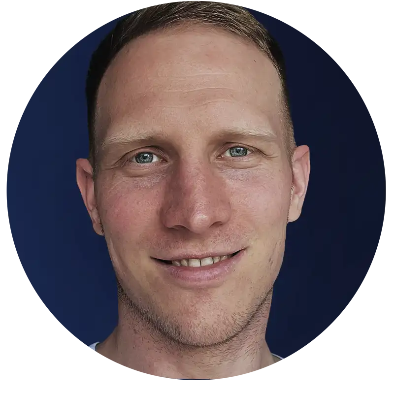 Portraitfoto von Florian Kronfeldt, Gründer von Docfeld