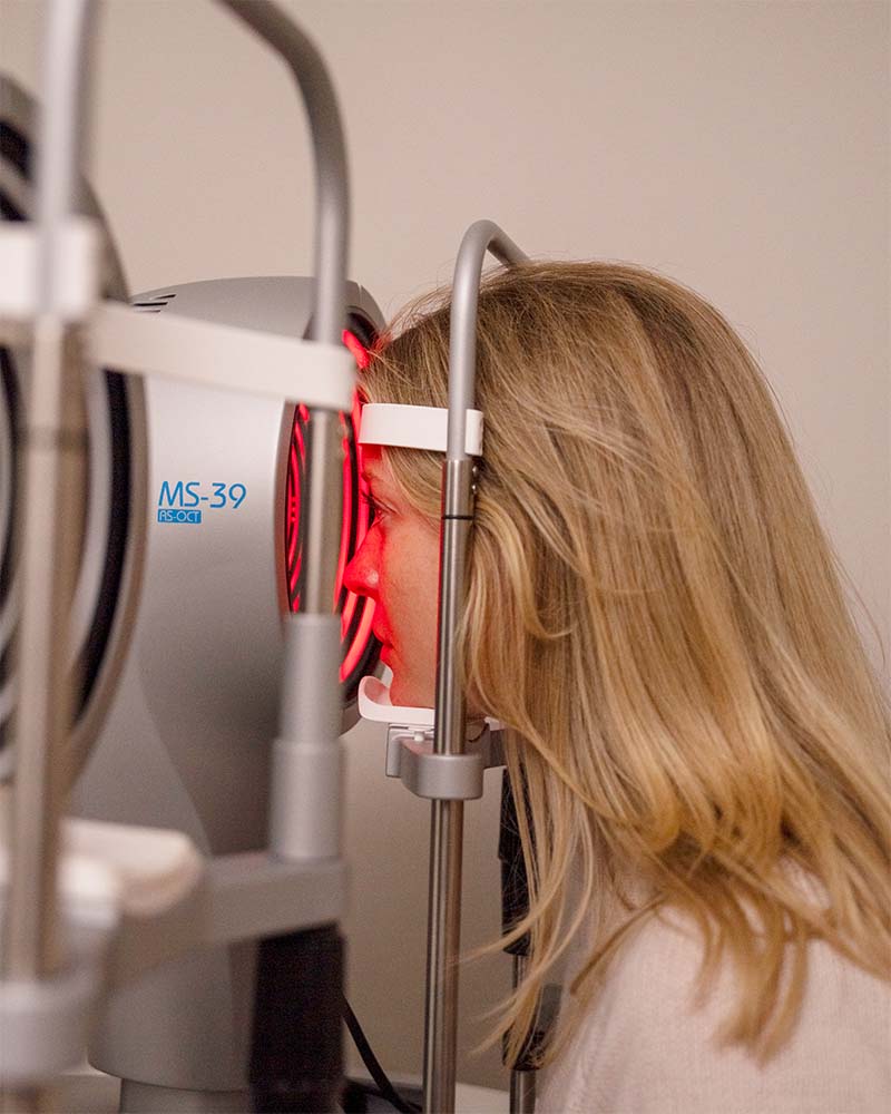 Pasient under medisinsk forundersøkelse hos OSLO SYN