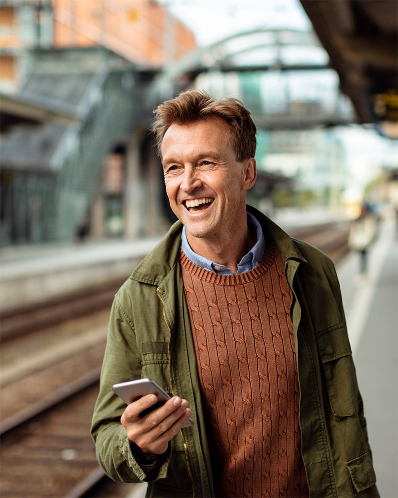 Fornøyd mann etter grundig medisinsk forundersøkelse hos OSLO SYN