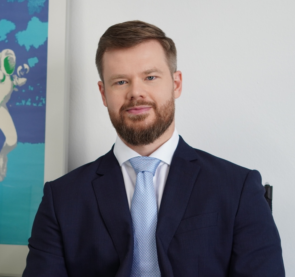 Dr. Erik Schmidt