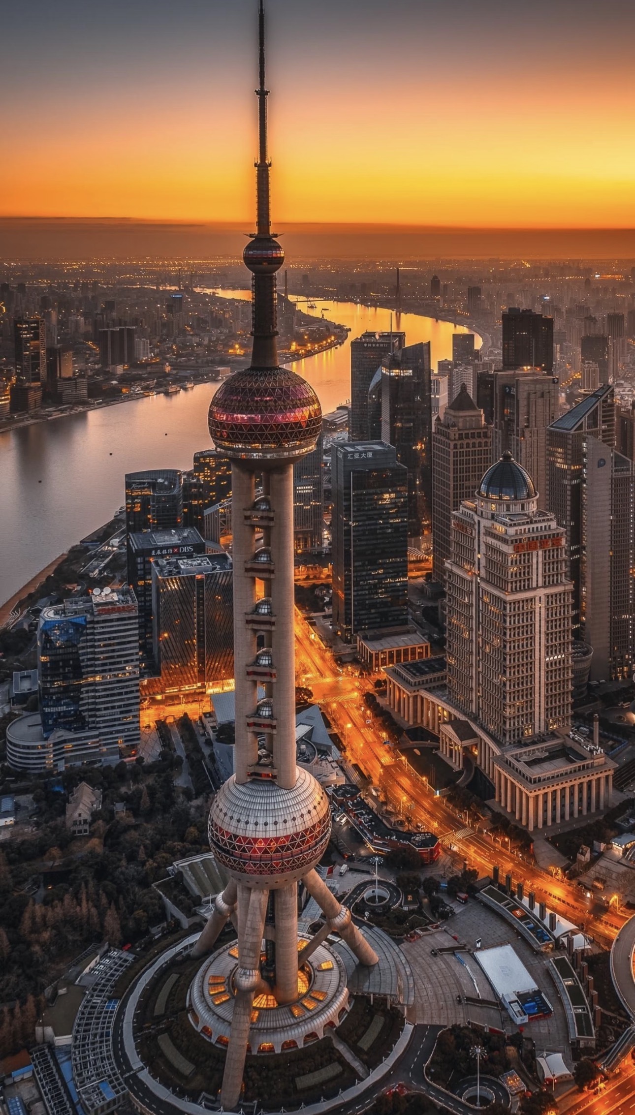 A 12-day private journey linking Beijing, Xi’an, the Yangtze River, and Shanghai, blending imperial history, Great Wall mountains, classic river cruising, and modern city lights.
