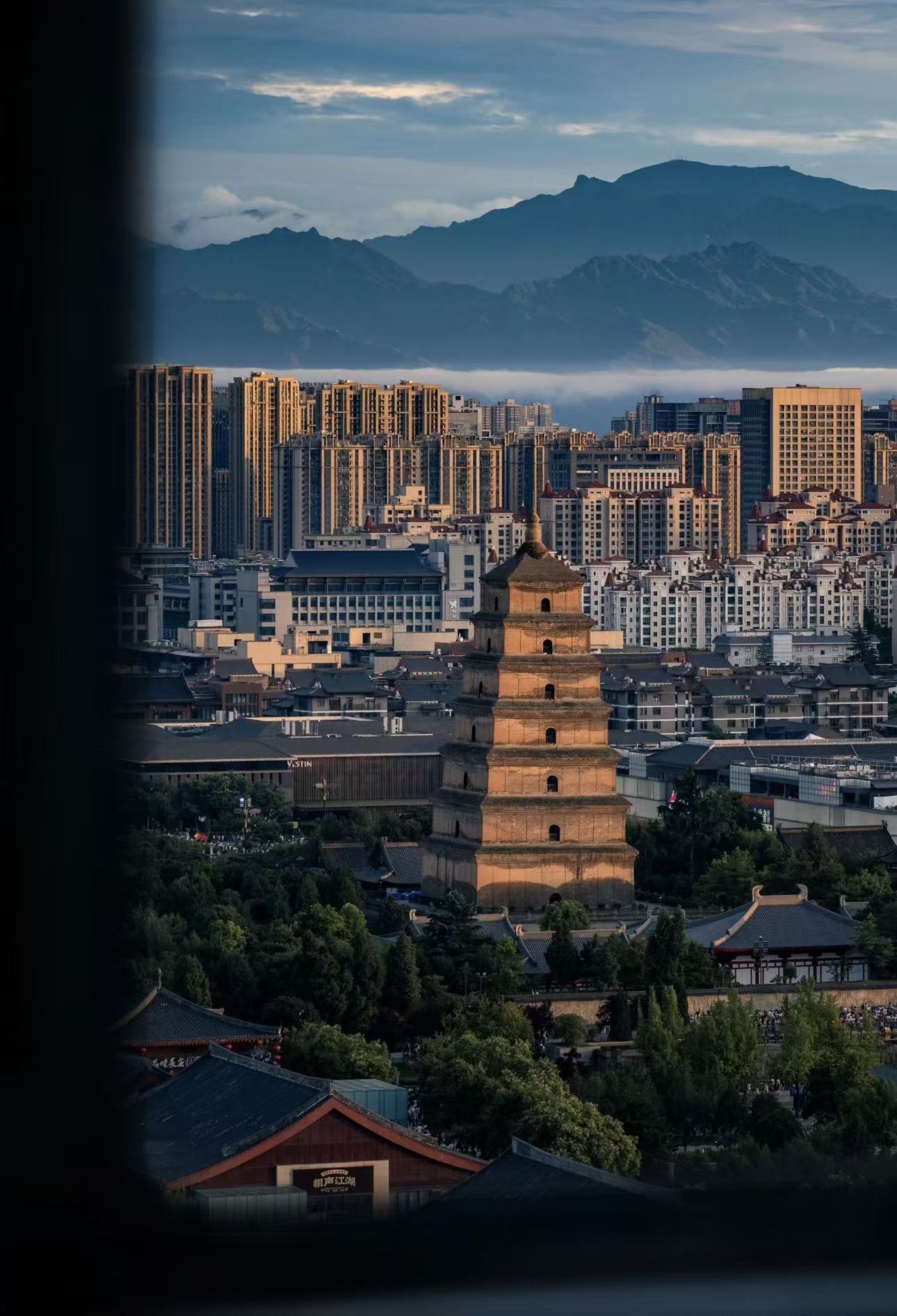 A 21-day private journey linking Beijing, Xi’an, Lhasa, Chengdu, Zhangjiajie, Guilin, and Shanghai, blending classic “first-time” highlights with Tibetan spirituality, dramatic mountain scenery, and southern river life.