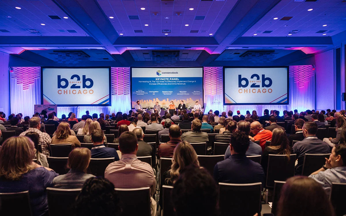 Conference hall at B2B Online Chicago with marketing professionals in attendance