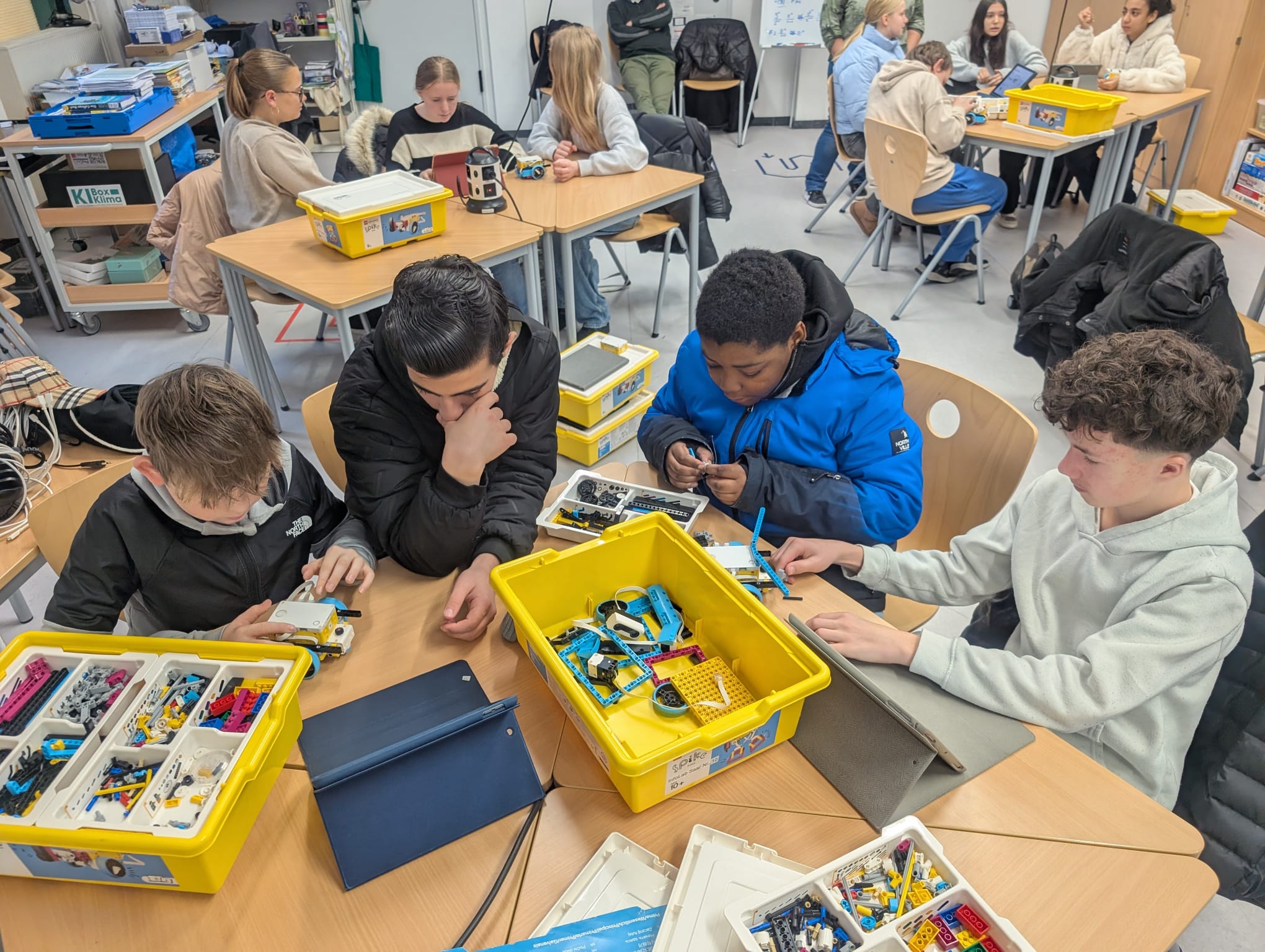 Schülerbeiträge zum Besuch im InfoLab der Klassen 7a und 7b