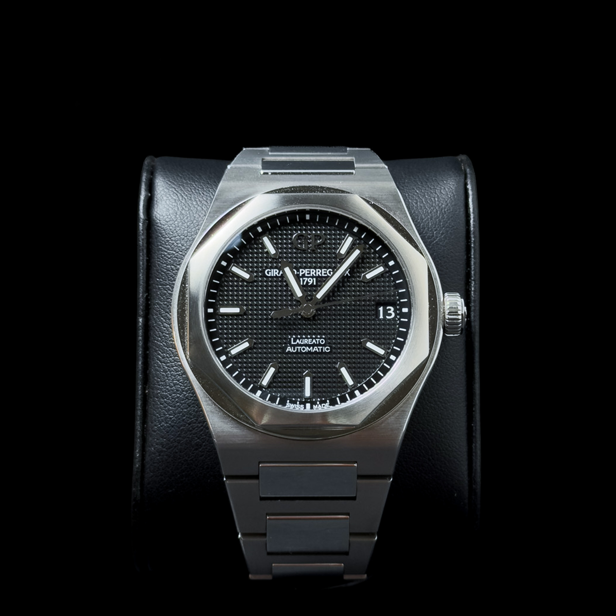 Girard-Perregaux Laureato 42