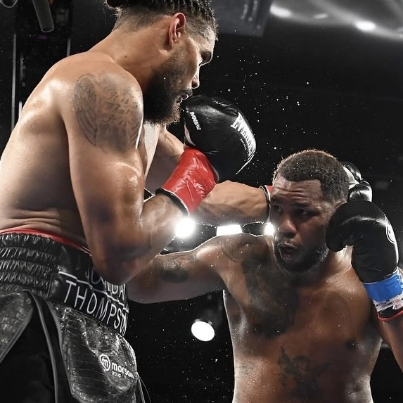 At Caribe Royale in Orlando, Lenier Peró claims a unanimous decision over Jordan Thompson to retain his perfect record and win the WBA Continental belt.