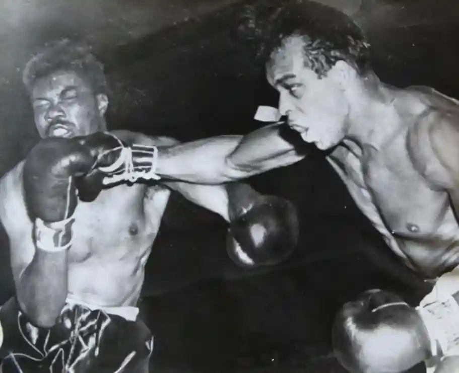 Bob Satterfield throwing a punch during a boxing exchange