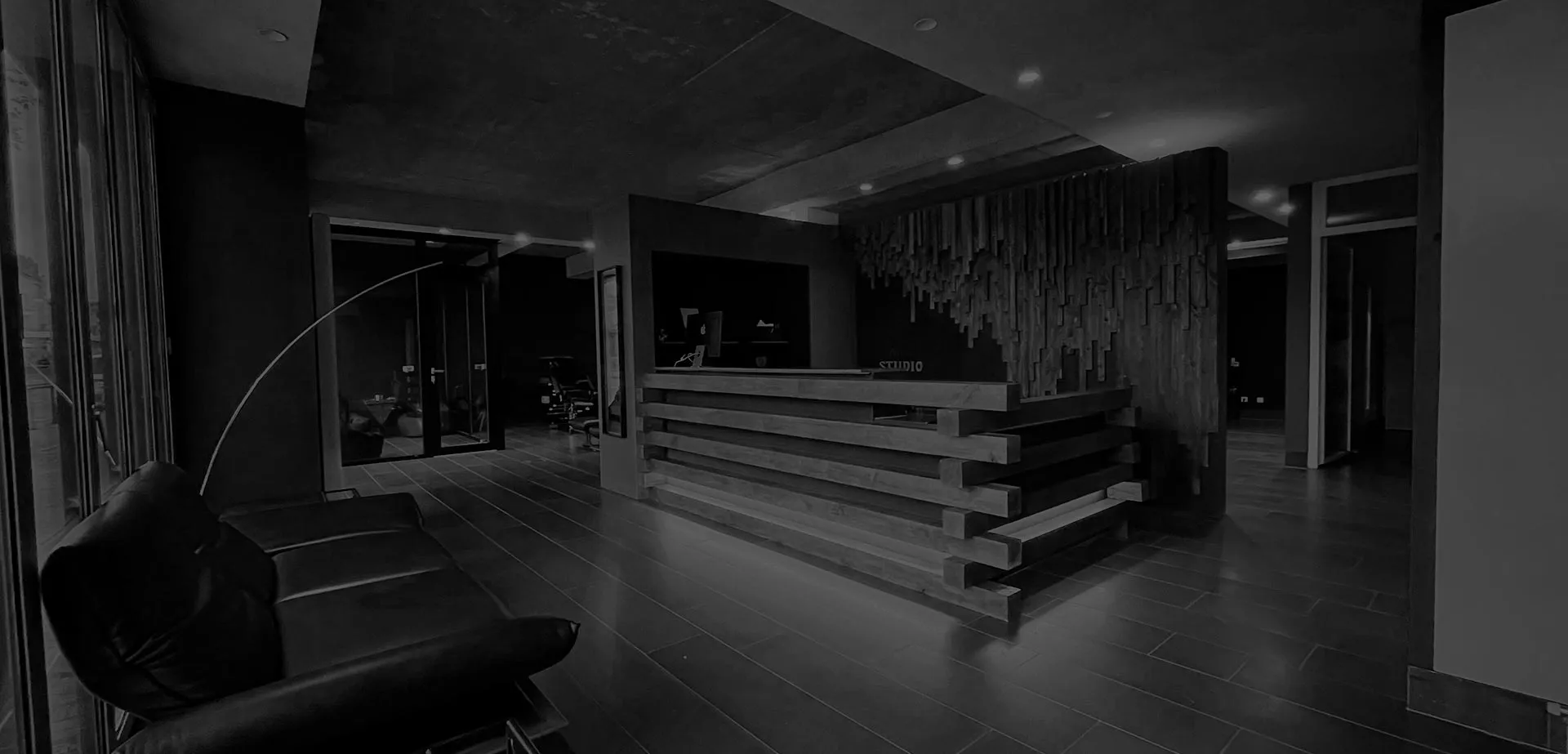 Blick auf den AMC Tattoo Studio Frankfurt Tresen.