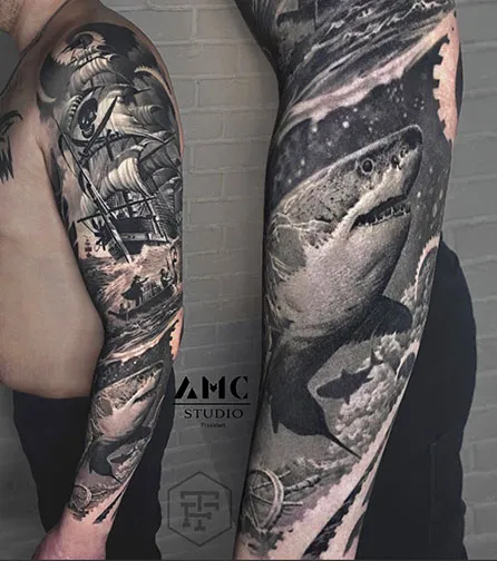 Schwarz-Weiß Arm-Tattoo vom AMC Tattoo Studio Frankfurt