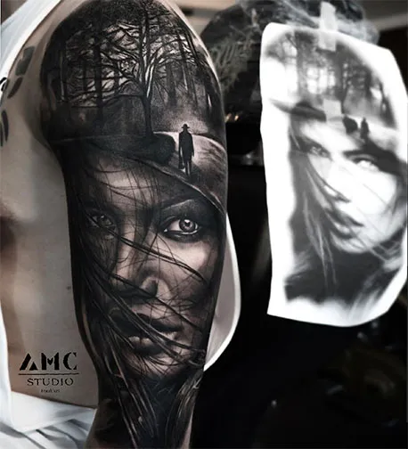 Schwarz-Weiß Arm-Tattoo von AMC Tattoo Studio Frankfurt