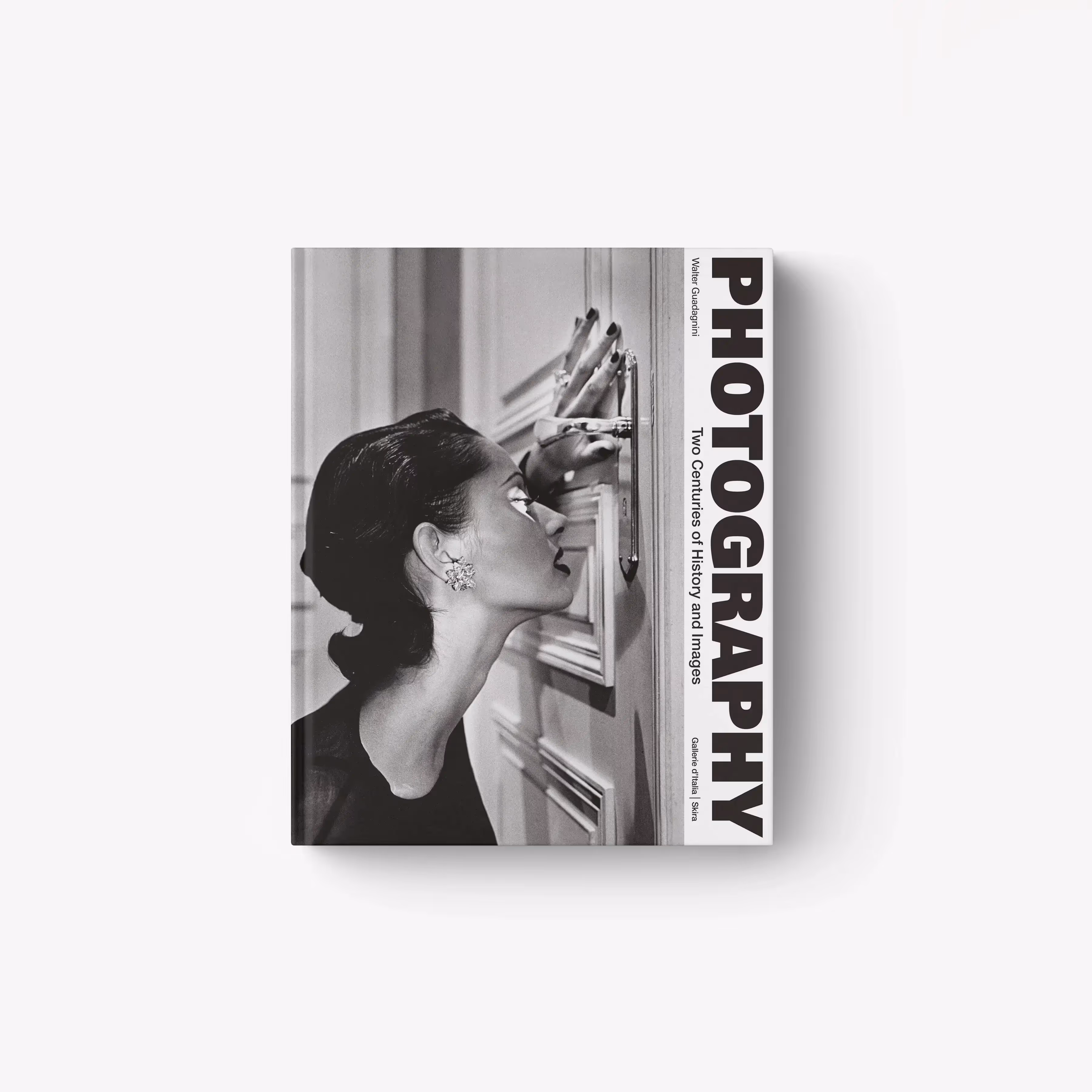 Photography. Two Centuries of History and Images