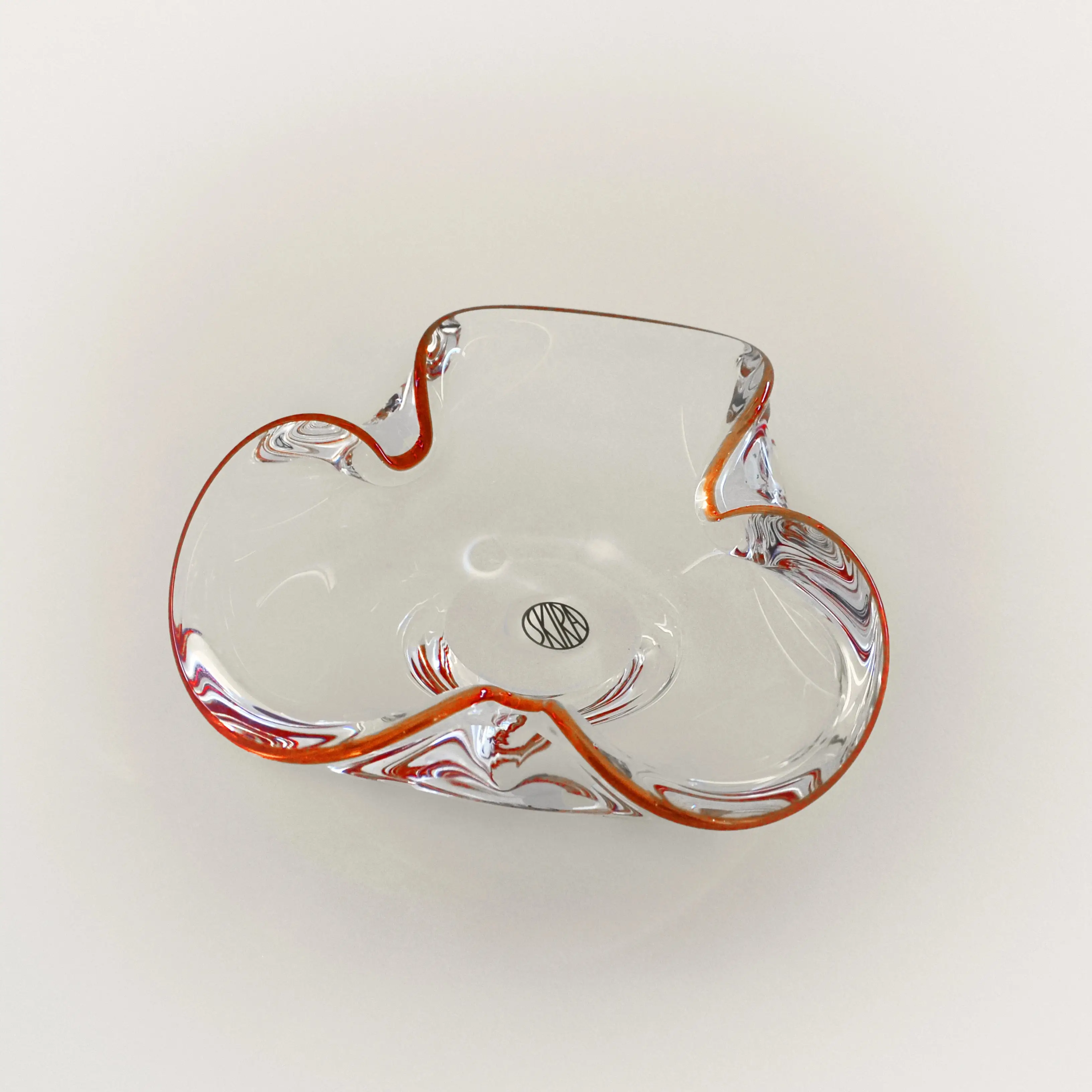 Stylish glass tray Touch of red