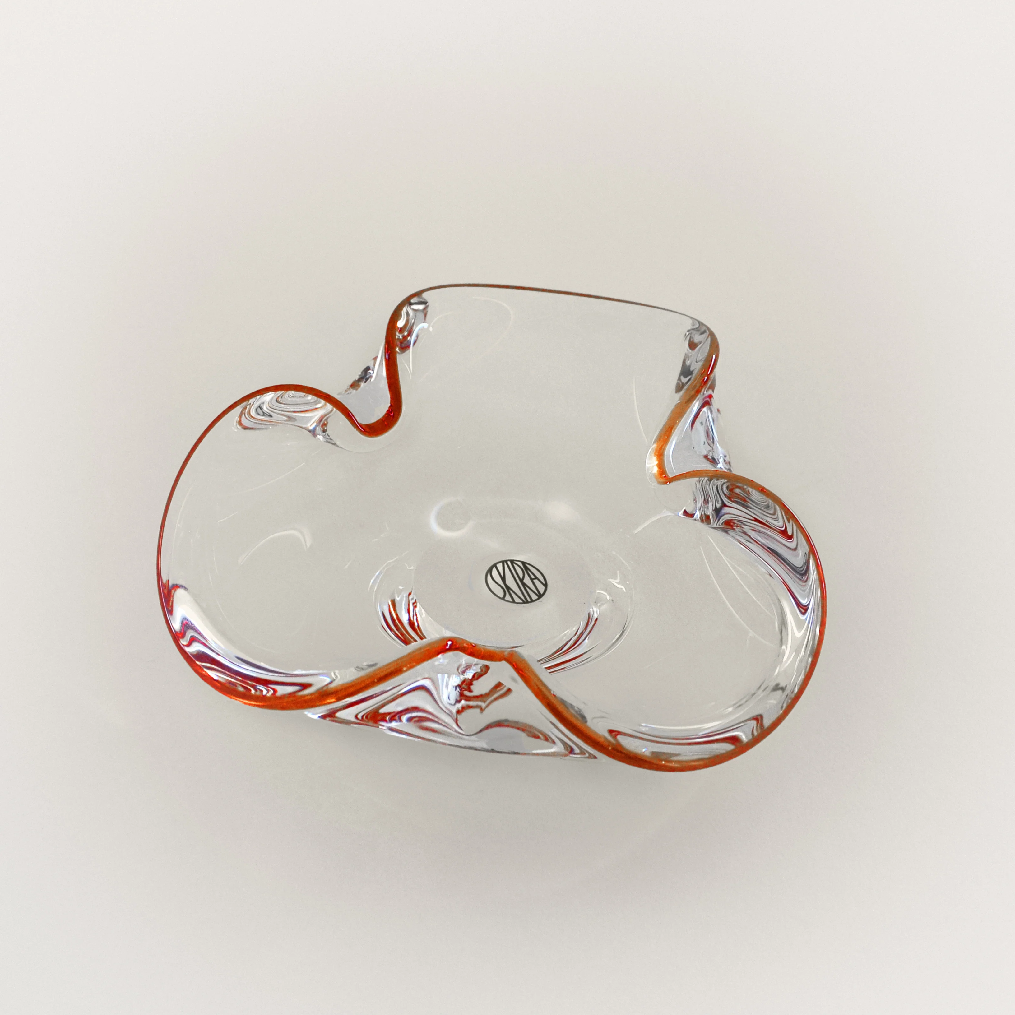 Stylish glass tray Touch of red