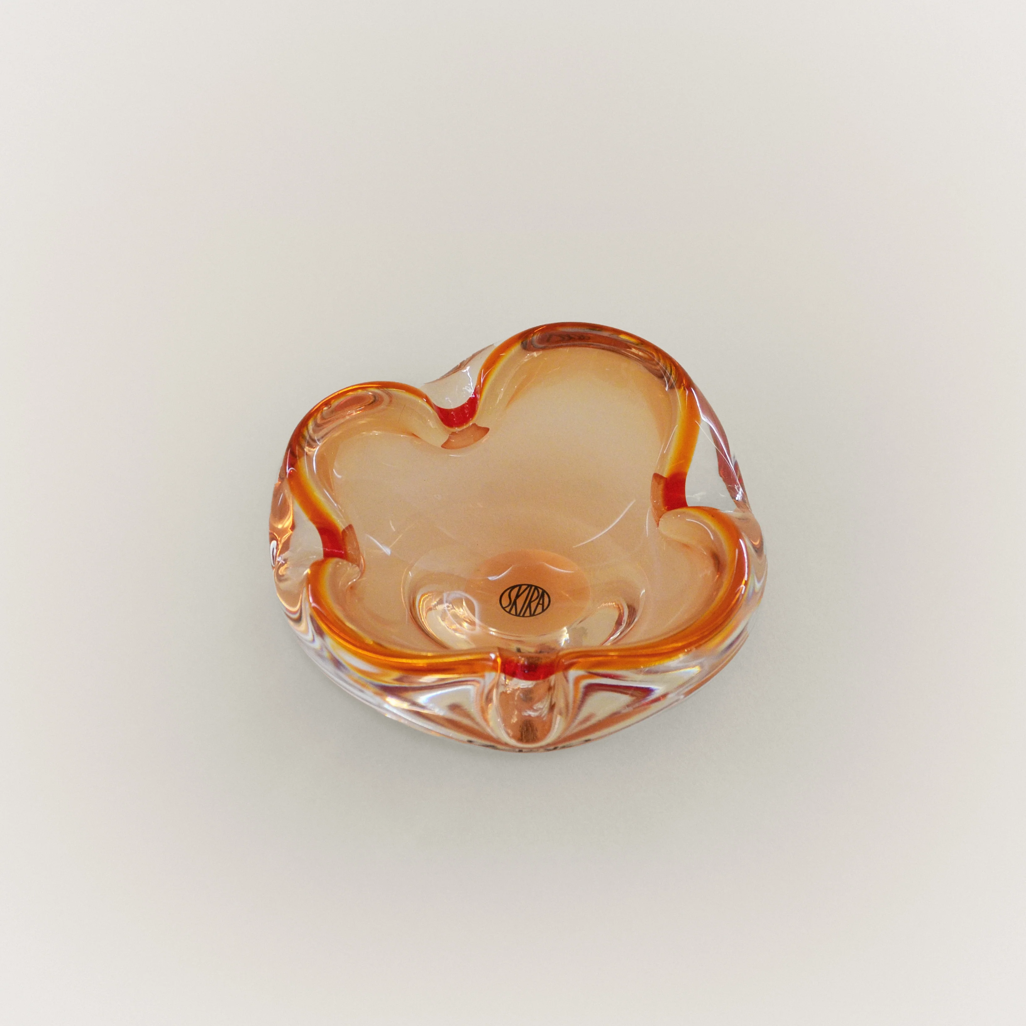 Stylish glass tray Touch of orange