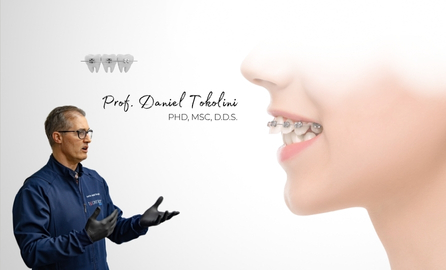 Токолини с момиче с брекети