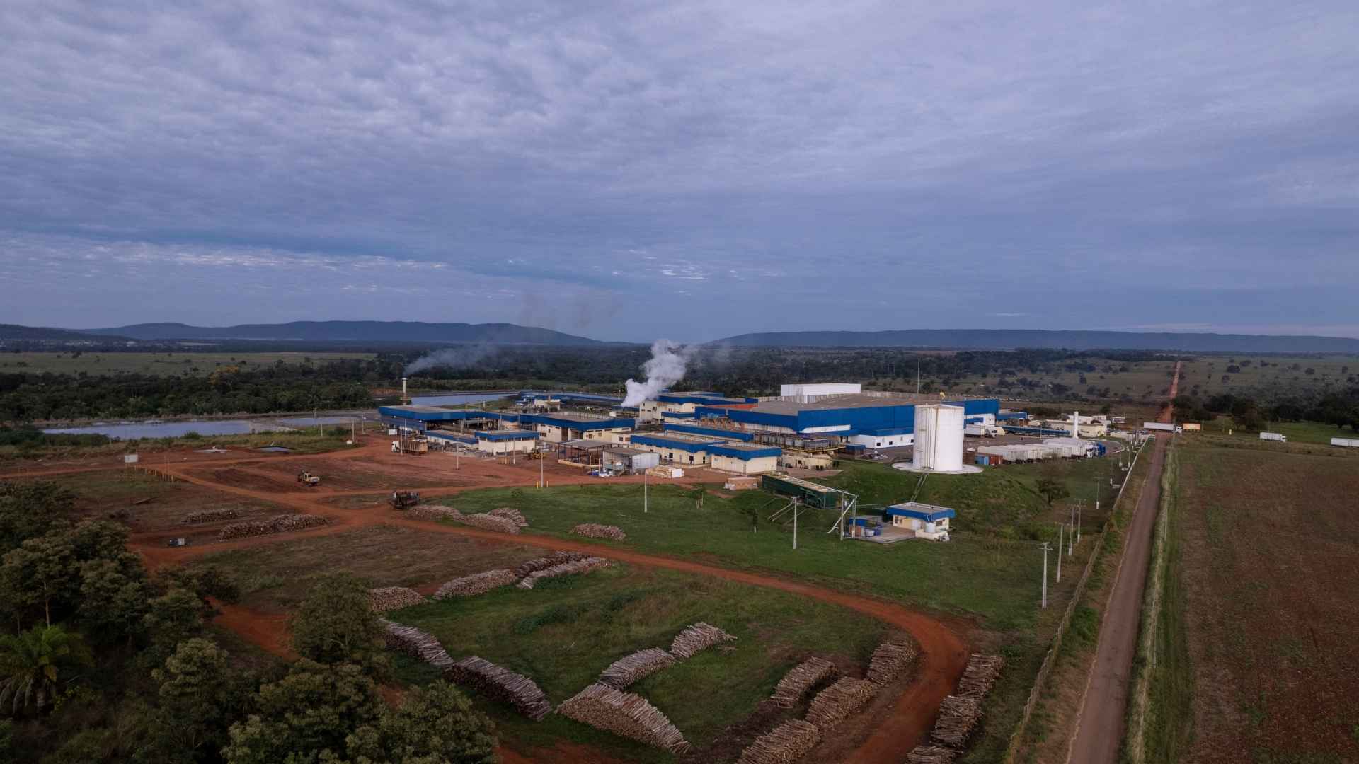 The JBS Pontes e Lacerda slaughterhouse is set in a field