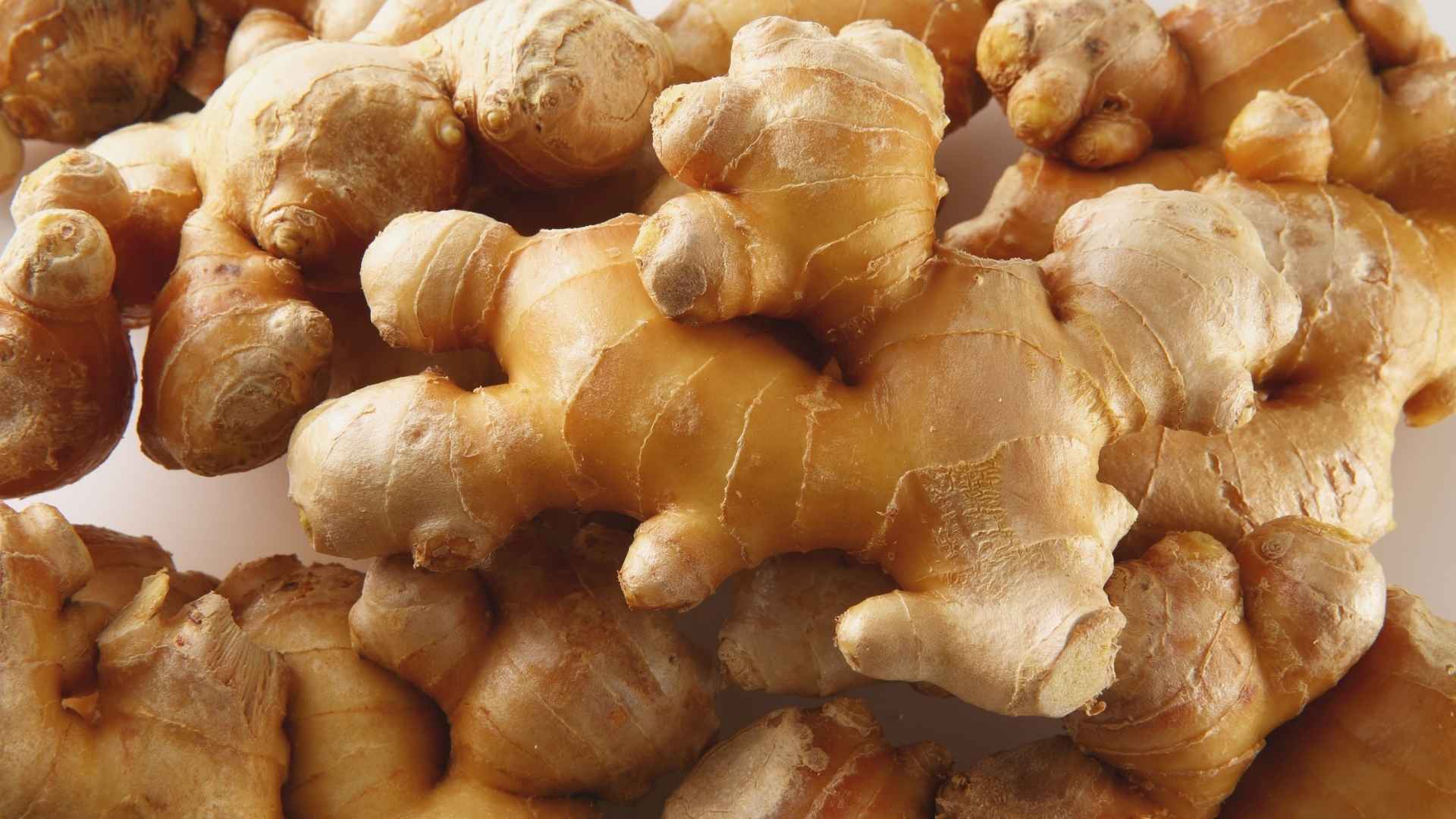 multiple bulbs of root ginger