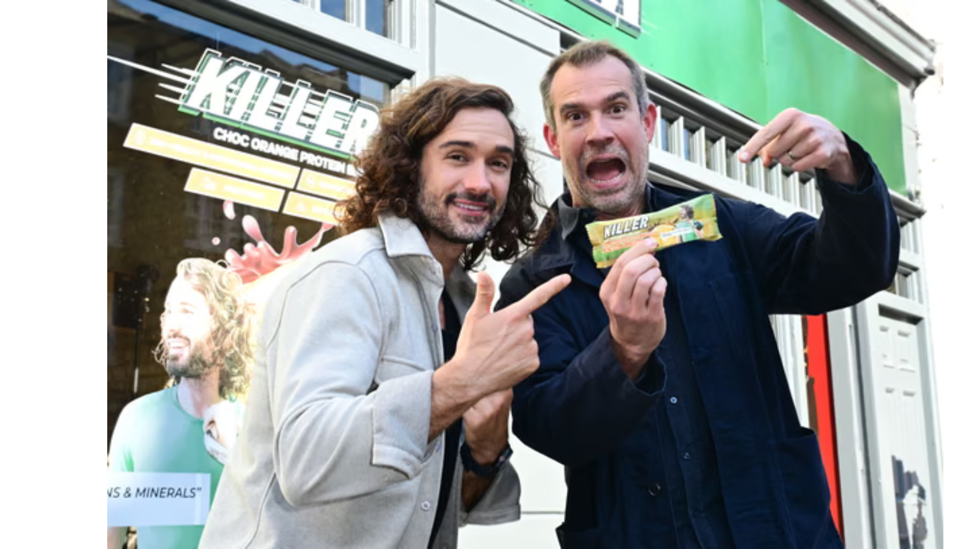 Joe Wicks and Dr Chris van Tullekan hold a killer bar