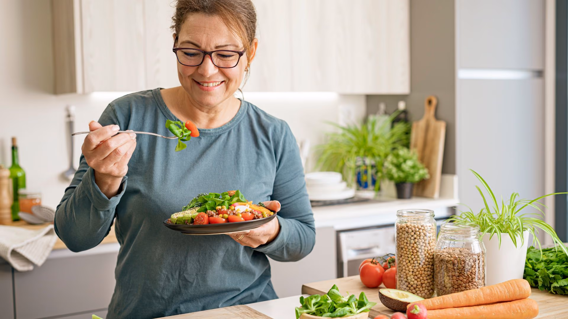 A person eats a healthy meal