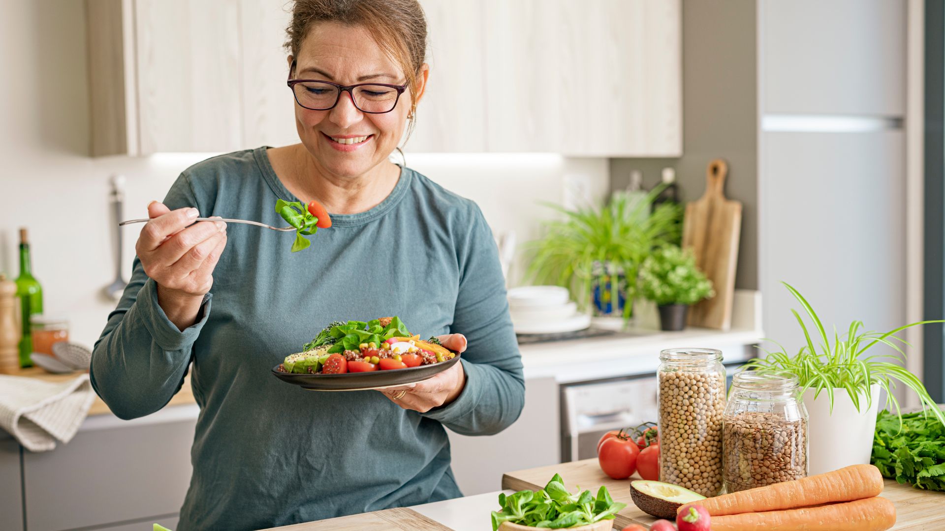 A person eats a healthy meal