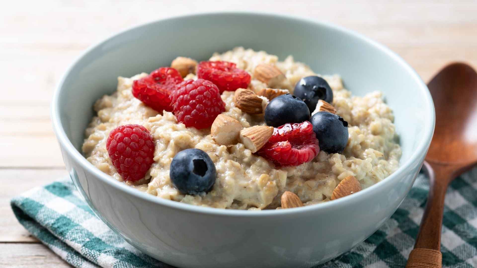 a bowl of cooked oats