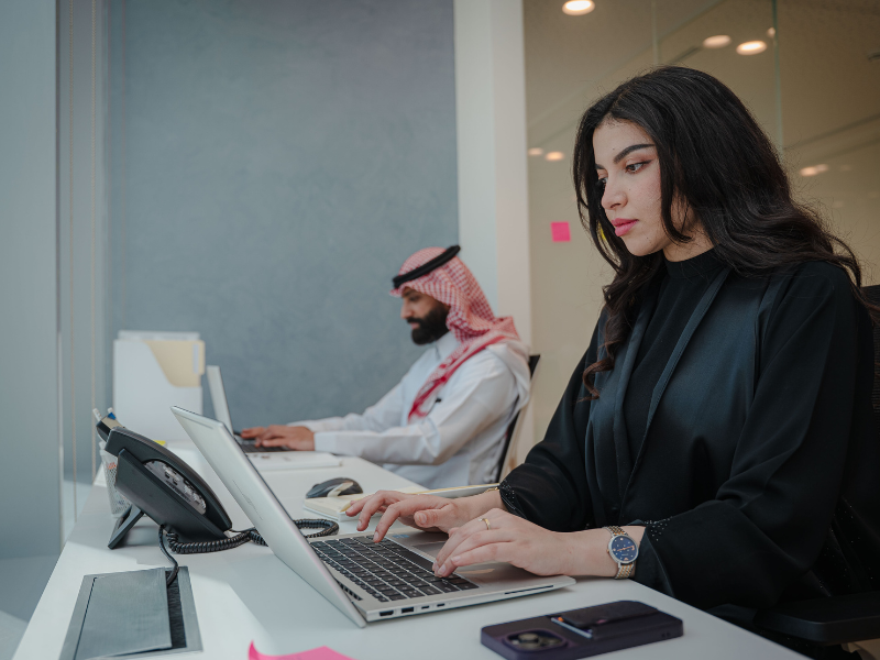 عزّز إنتاجيتك مع حلول العمل المرن في المملكة العربية 