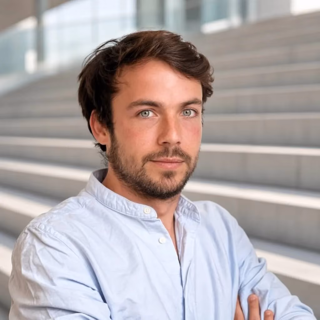 Portrait de Xavier Roux.