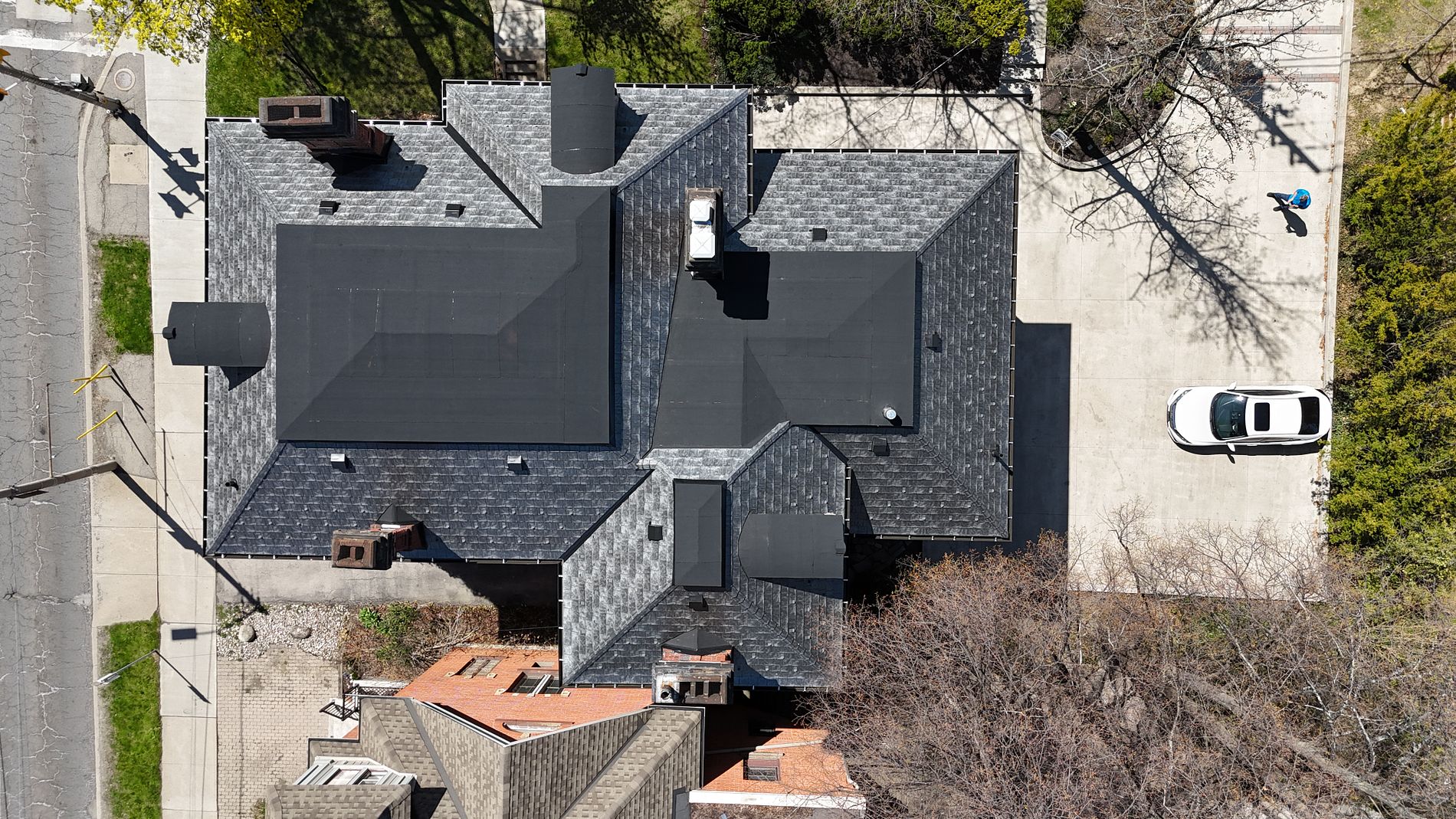 Hail Resistent Rubber Roofing on House