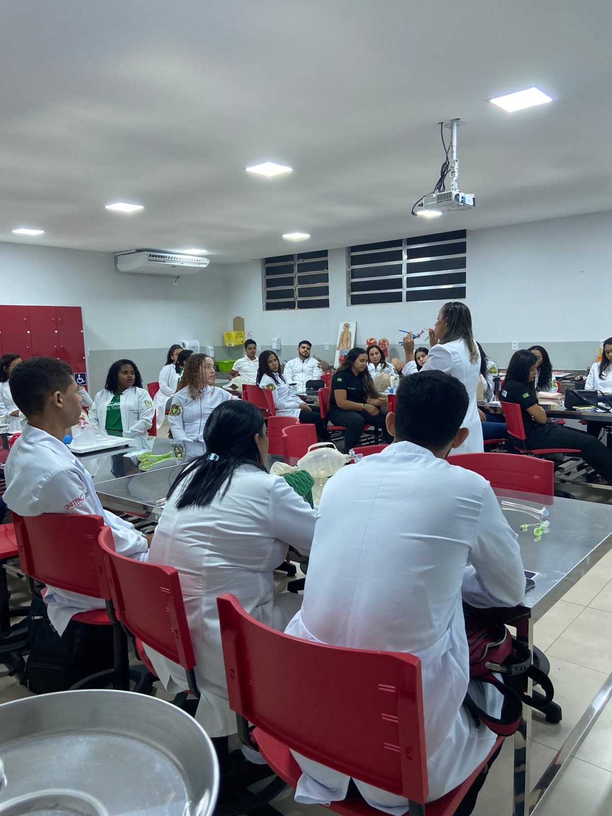Minicurso sobre vias aéreas avançadas: Um encontro de excelência na semana da enfermagem