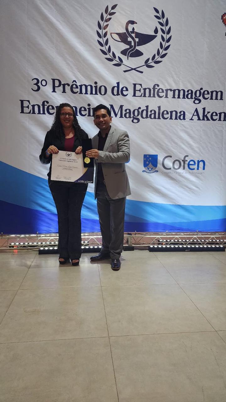 Reconhecimento exemplar: Homenagem à dedicação e competência na enfermagem
