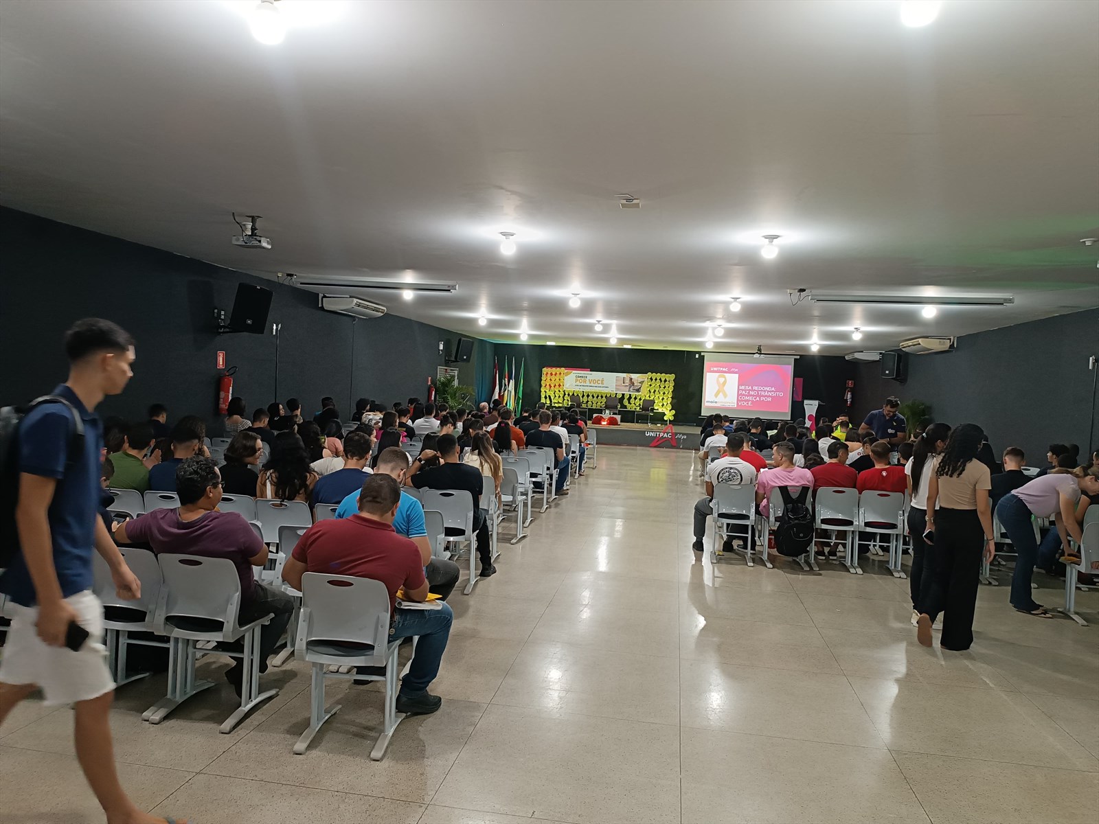 Segurança no Trânsito: Um diálogo essencial na comunidade acadêmica durante o Maio Amarelo 2024
