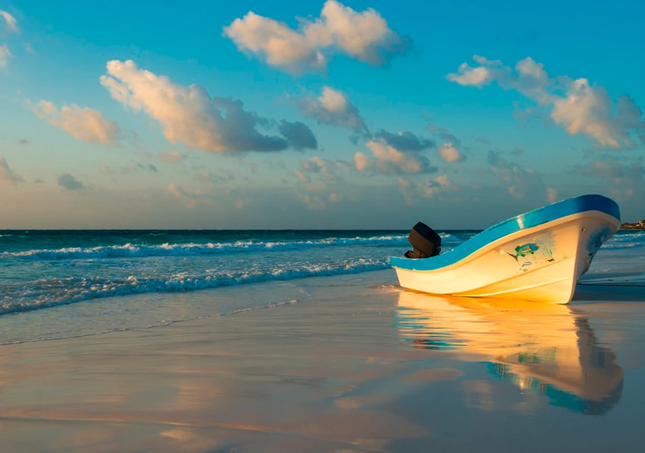 foto-de-playa-pescadores-con-lancha