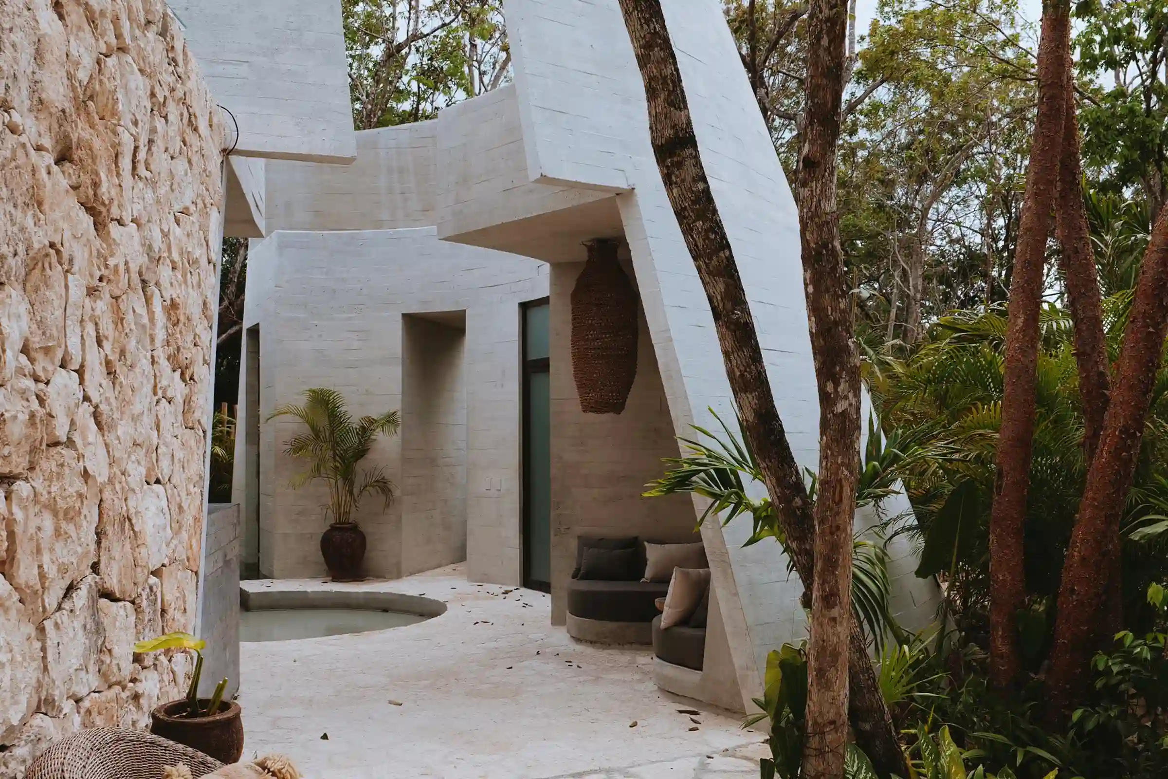 spa-reception-with-a-view-of-the-jacuzzi