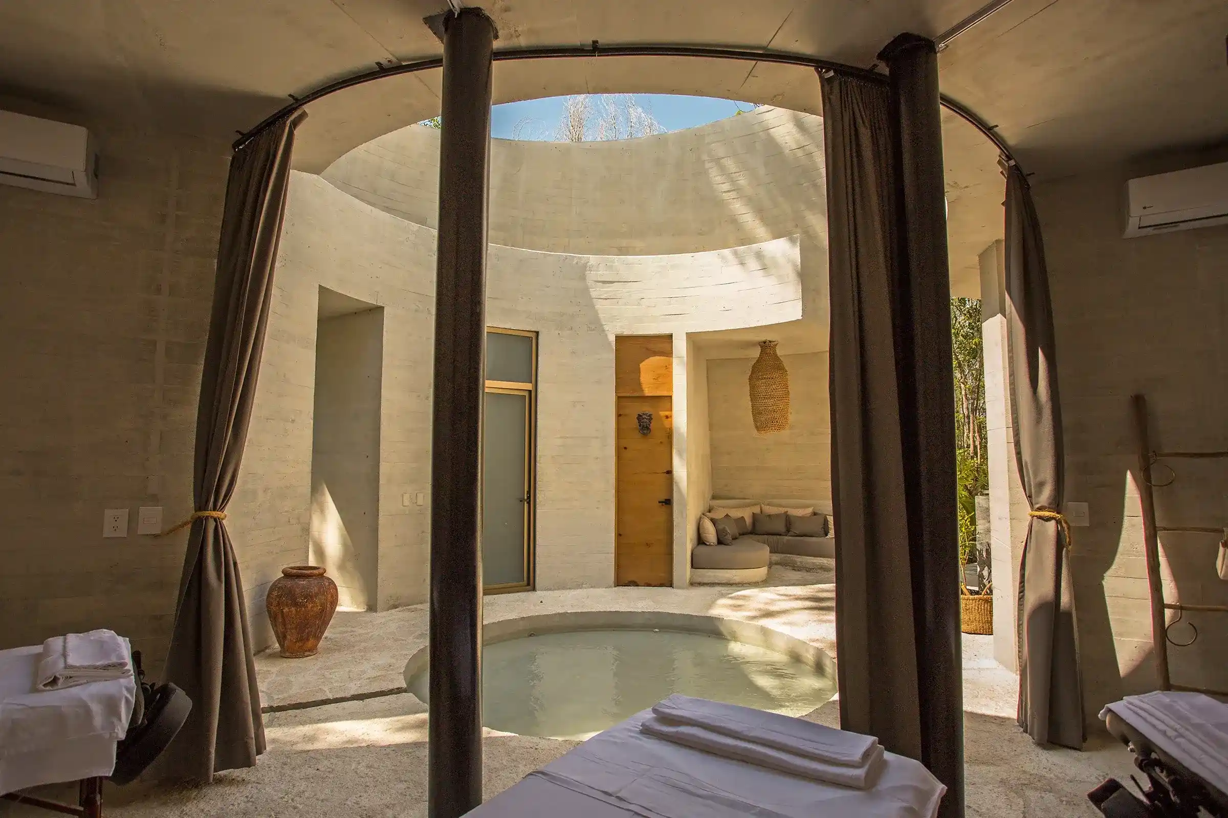 massage-cabins-with-jacuzzi-view