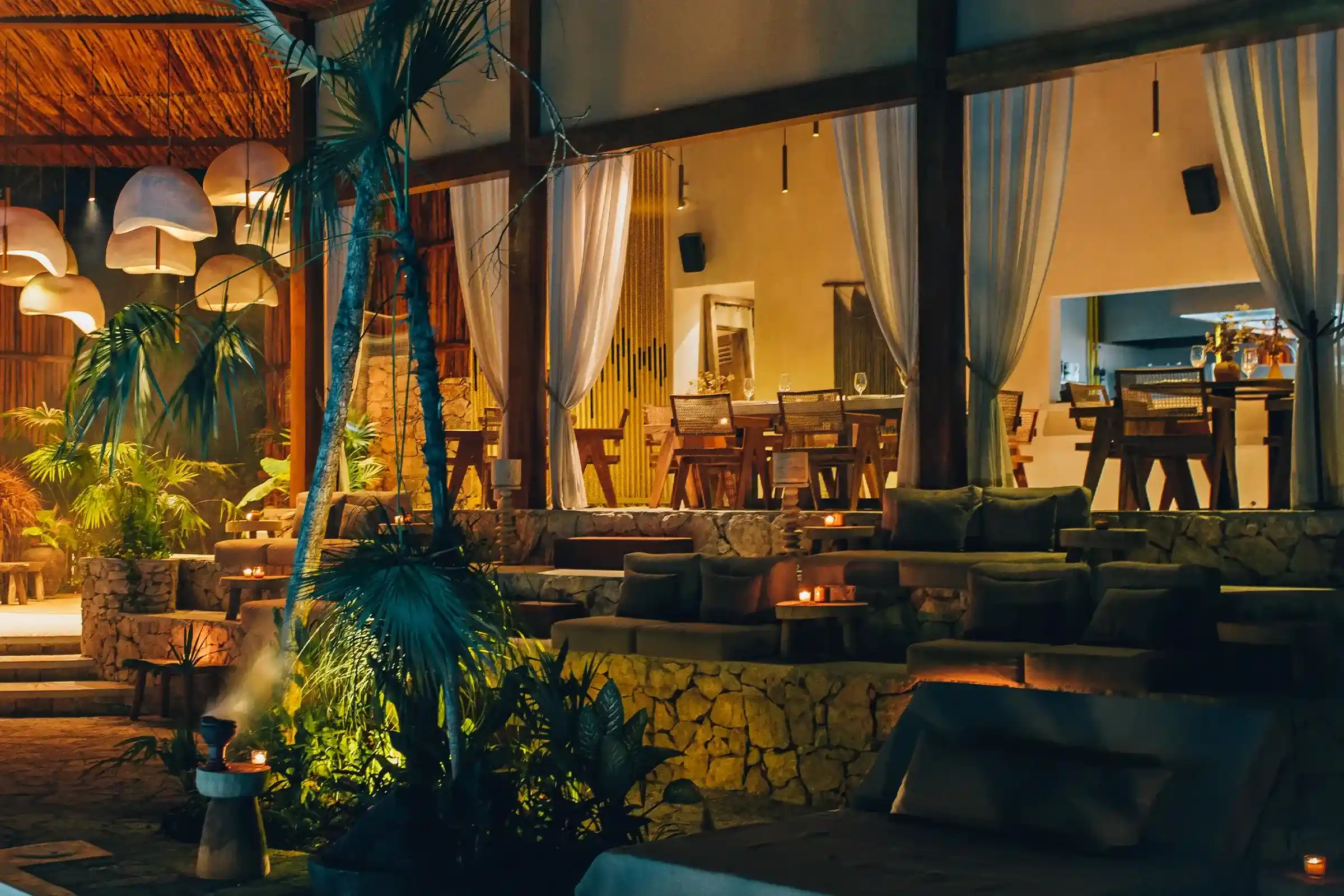 restaurante-noche-vista-desde-alberca