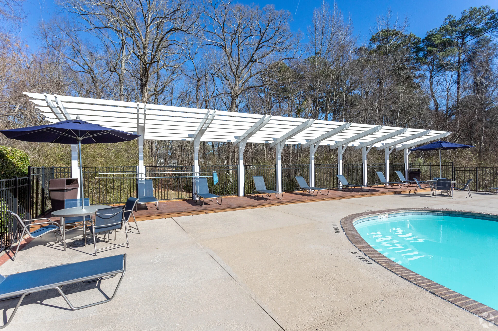 Pool with seating