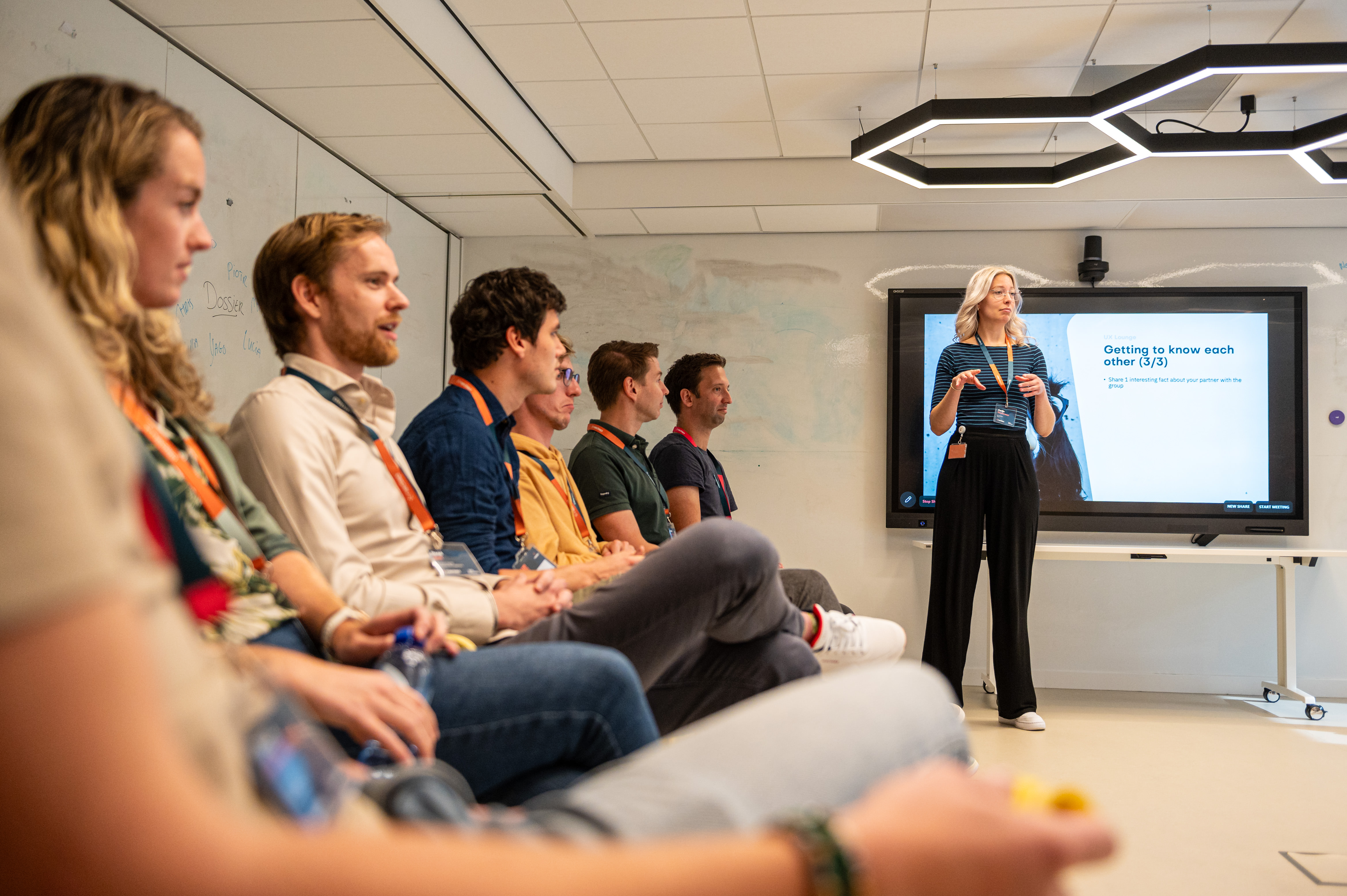 Presentatie en training tijdens de implementatie van MediKIT