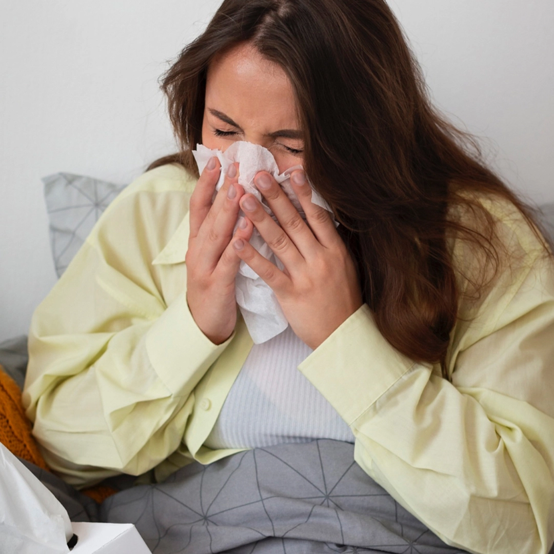 Jauns pāris laimīgs par divām strīpiņām grūtniecības testā.