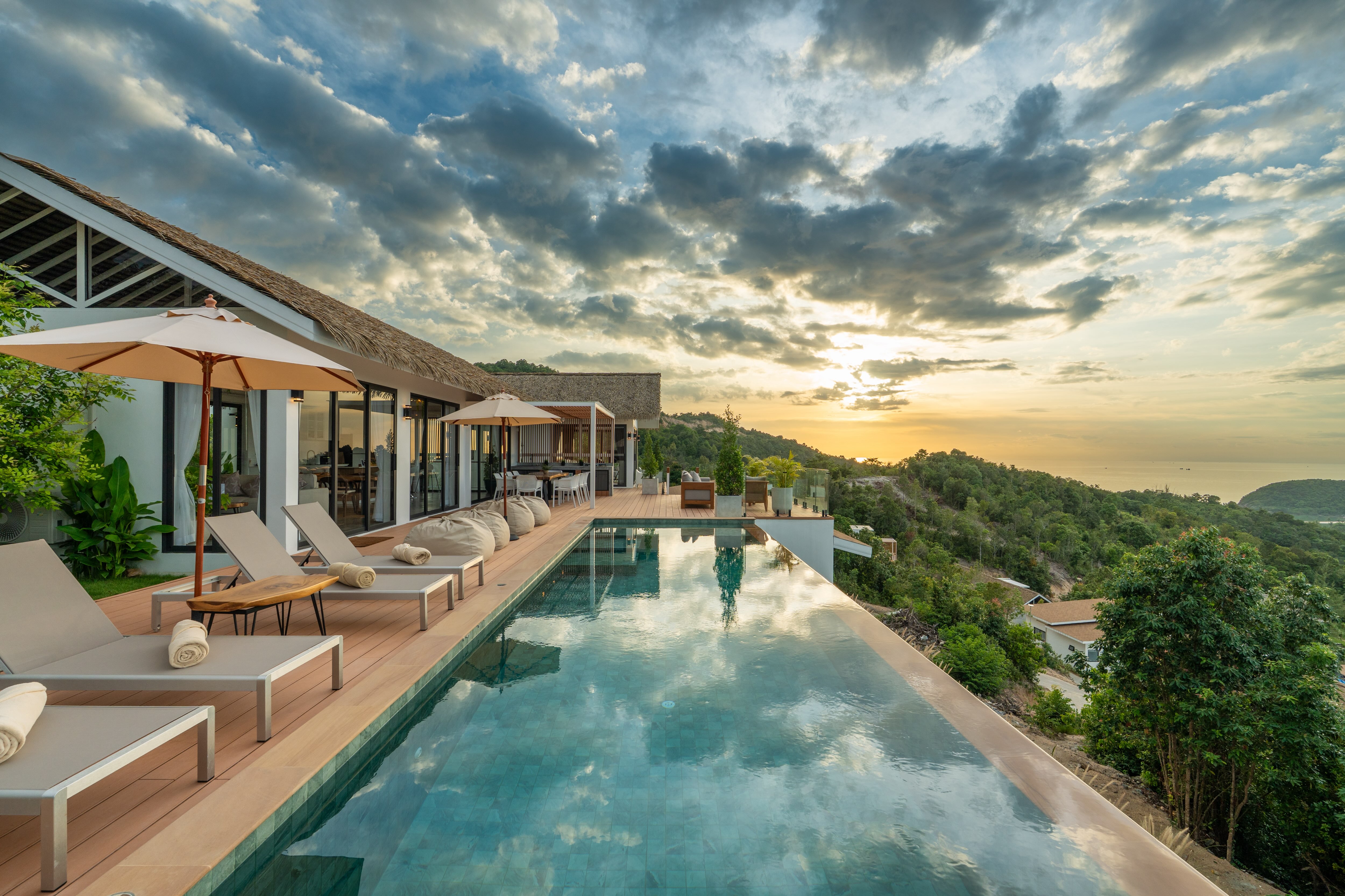 4 Bedroom Luxury Sea View
