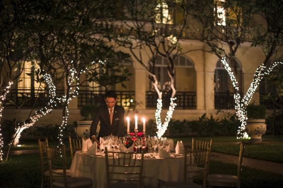Raffles Hotel Le Royal à Phnom Penh:  Garden Dinner