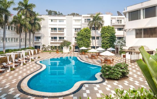 The Claridges in Delhi:  Swimming Pool 