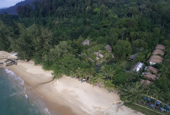 Khaolak Paradise Resort in Khao Lak: Topview Beach