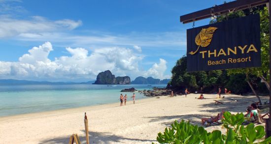 Thanya Resort in Ko Ngai: Beach