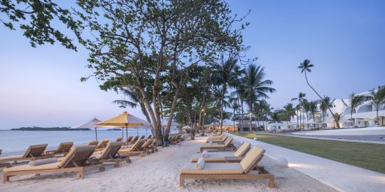 SALA Samui Chaweng Beach Resort in Ko Samui: Beach