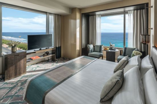 Shangri-La Colombo:  Premier Ocean View