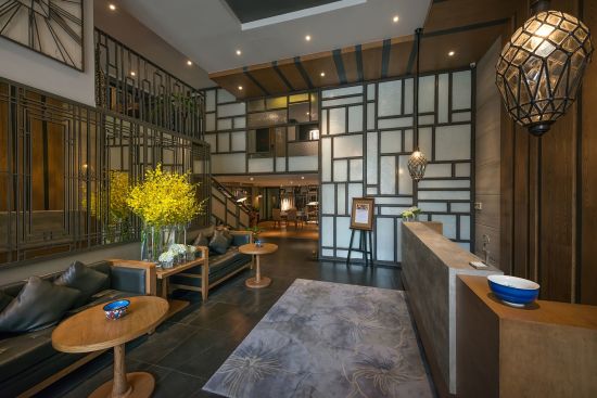 Bespoke Trendy Hotel Hanoi:  Lobby