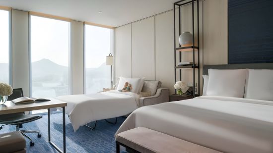 Four Seasons Hotel Seoul:  Premier Family
