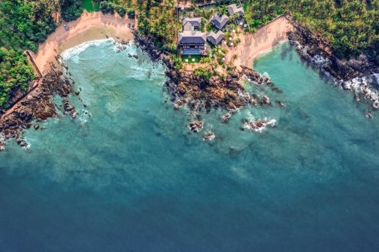 Ahu Bay à Ahungalla: aerial shot