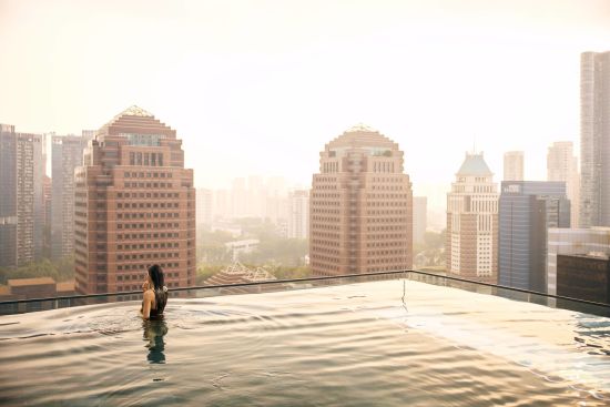 COMO Metropolitan Singapore in Singapur:  Rooftop Pool Sunset